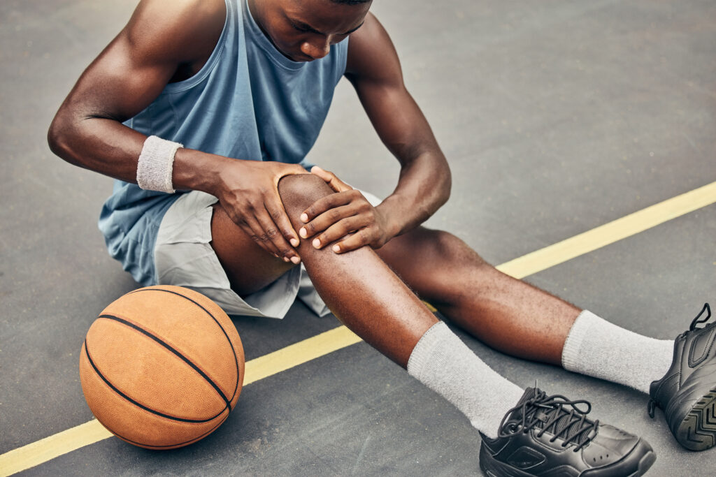 Athlete injury? Find out what you should do if suffering a painful sports injury. When should you see the doctor?